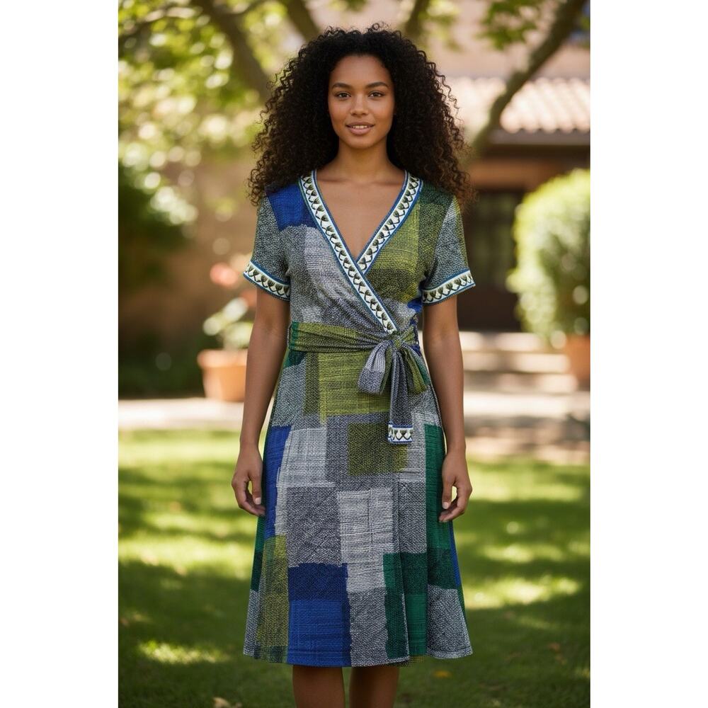 BCBGMaxazria Short Sleeve Geometric Patchwork Faux Wrap Dress Size M Modern Chic